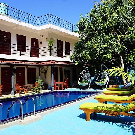 Blue Whale Holiday Hotel Mirissa Kültér fotó
