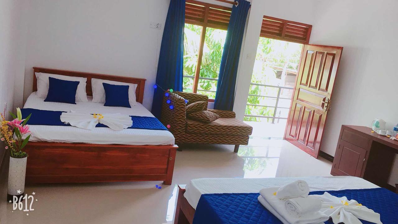 Blue Whale Holiday Hotel Mirissa Kültér fotó