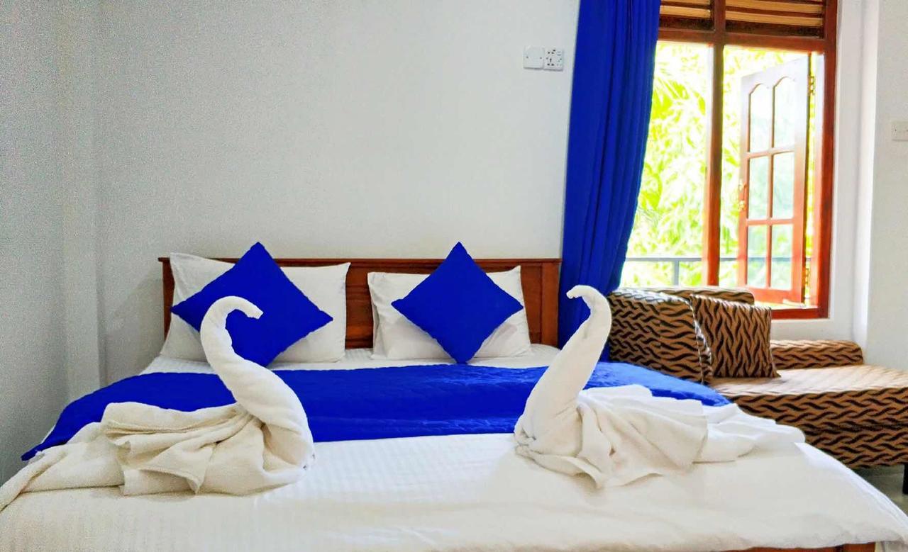 Blue Whale Holiday Hotel Mirissa Kültér fotó